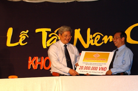 Liên hoan Tất niên Khoa Kỹ thuật Xây dựng - ĐH Bách Khoa Tp. HCM 