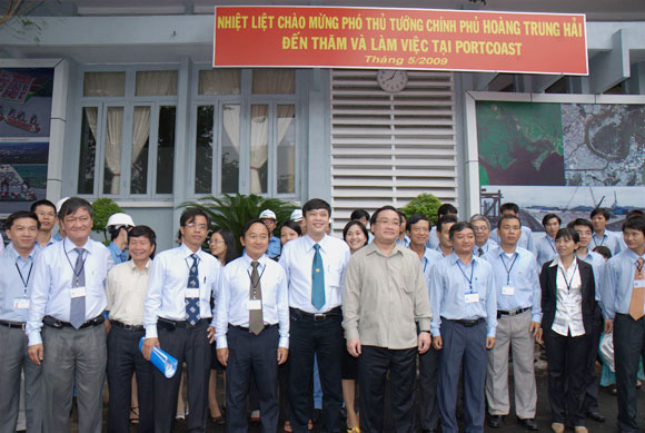  Phó Thủ Tướng Hoàng Trung Hải đến thăm và làm việc với Portcoast 