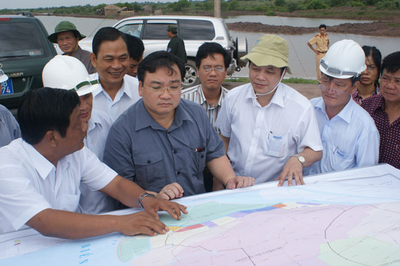 Phó Thủ tướng Hoàng Trung Hải thăm và làm việc tại Dự án Nhiệt điện Duyên Hải 