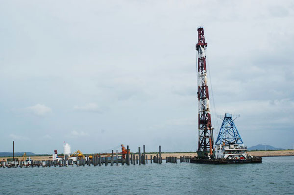 Thủ tướng Nguyễn Tấn Dũng đi thị sát hệ thống Cảng ở Bà Rịa - Vũng Tàu 