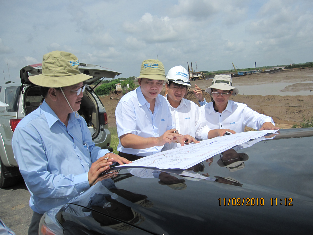 Bộ trưởng Bộ GTVT Hồ Nghĩa Dũng đi thị sát Luồng cho tàu biển trọng tải lớn vào sông Hậu 