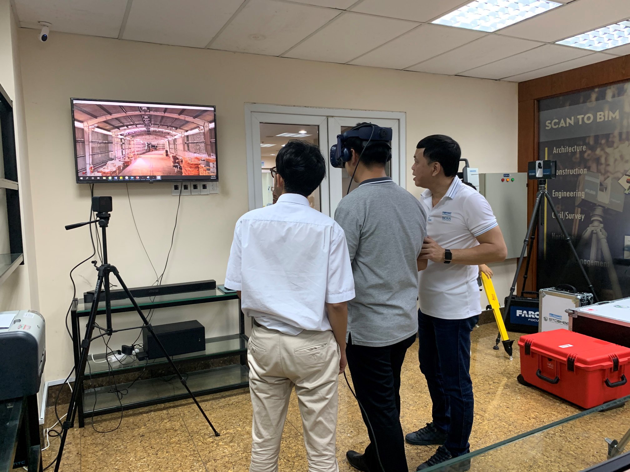 Ông Piya từ LSP đến thăm và làm việc với Portcoast