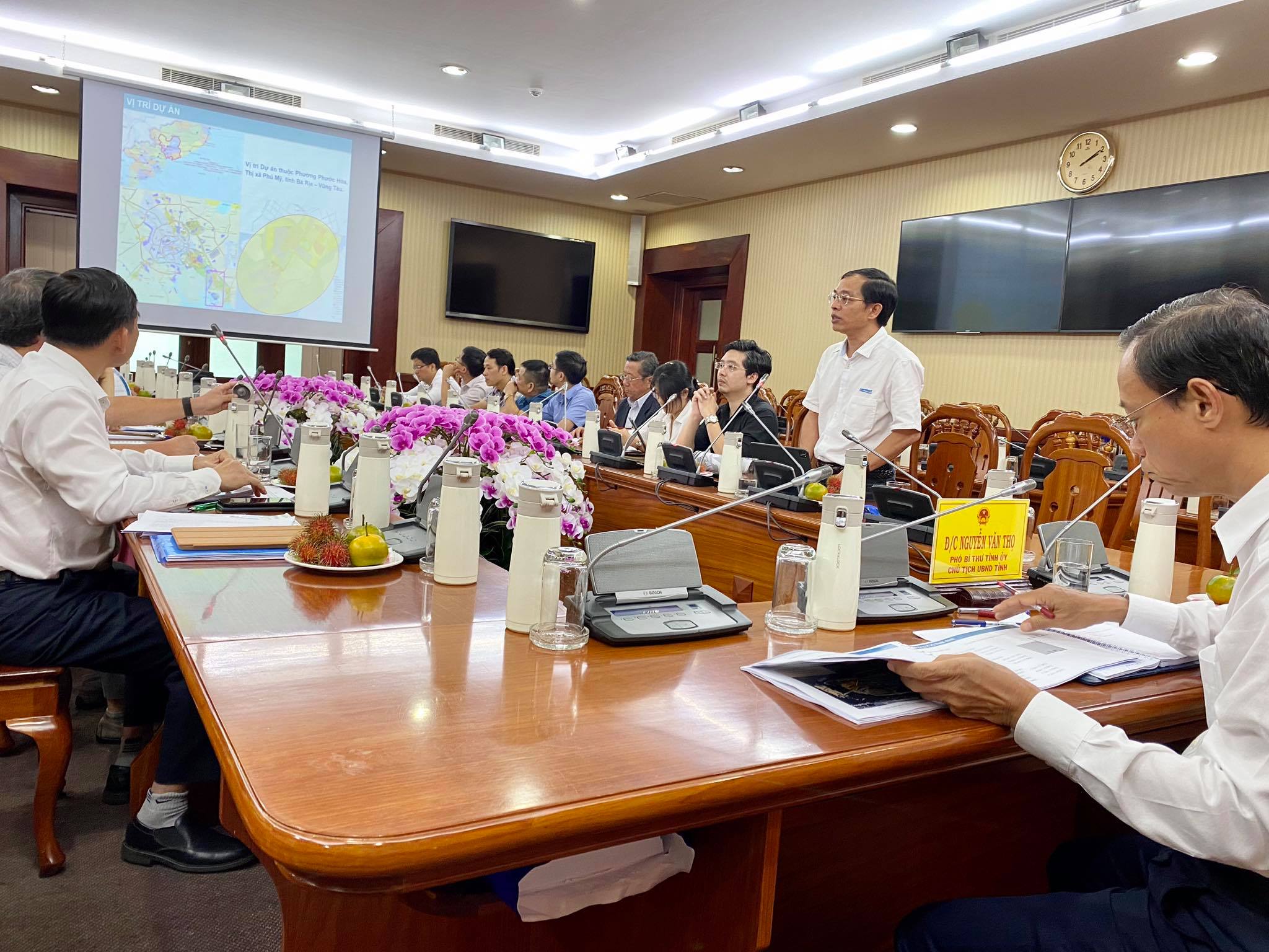 Họp tại Ủy Ban Nhân Dân Bà Rịa - Vũng Tàu 