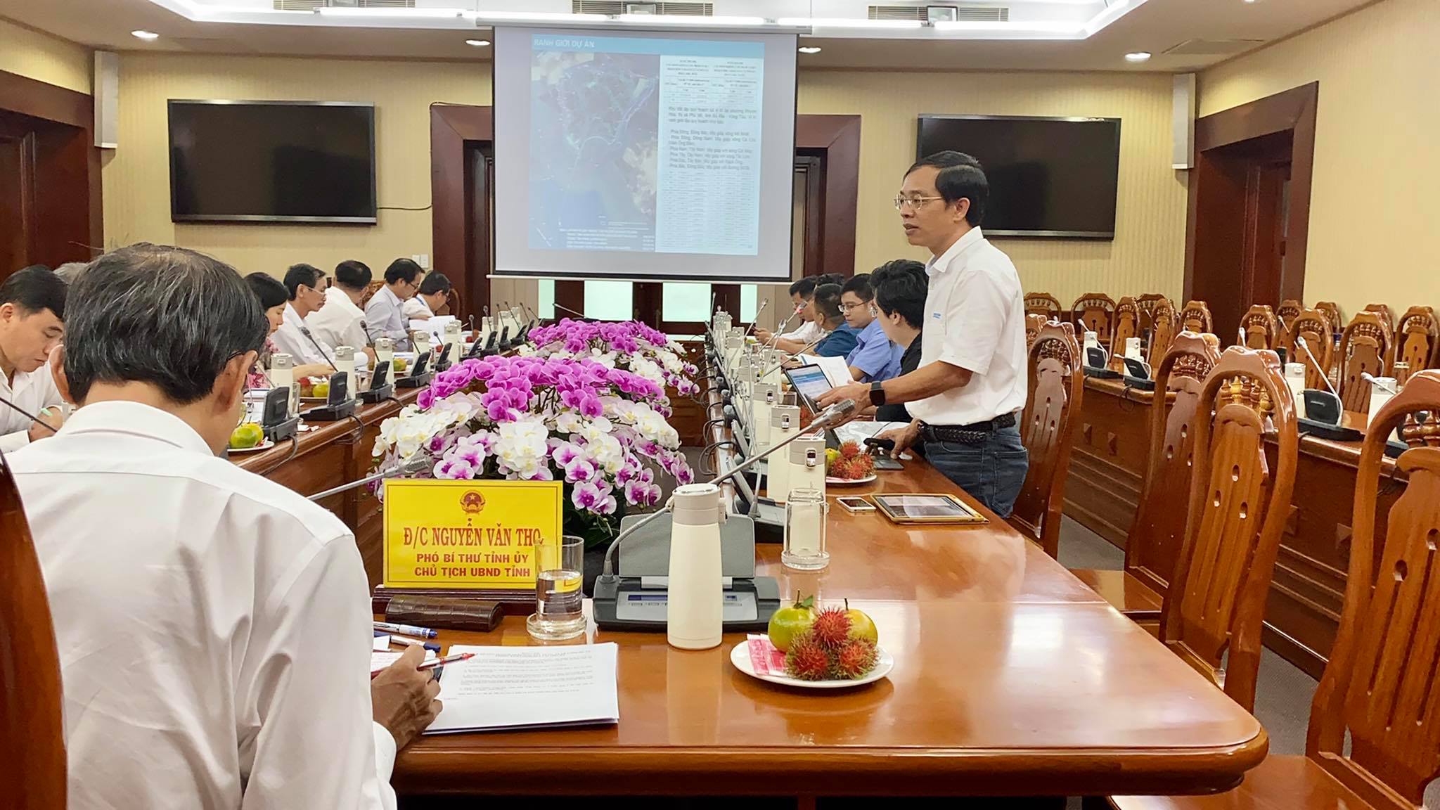 Họp tại Ủy Ban Nhân Dân Bà Rịa - Vũng Tàu 