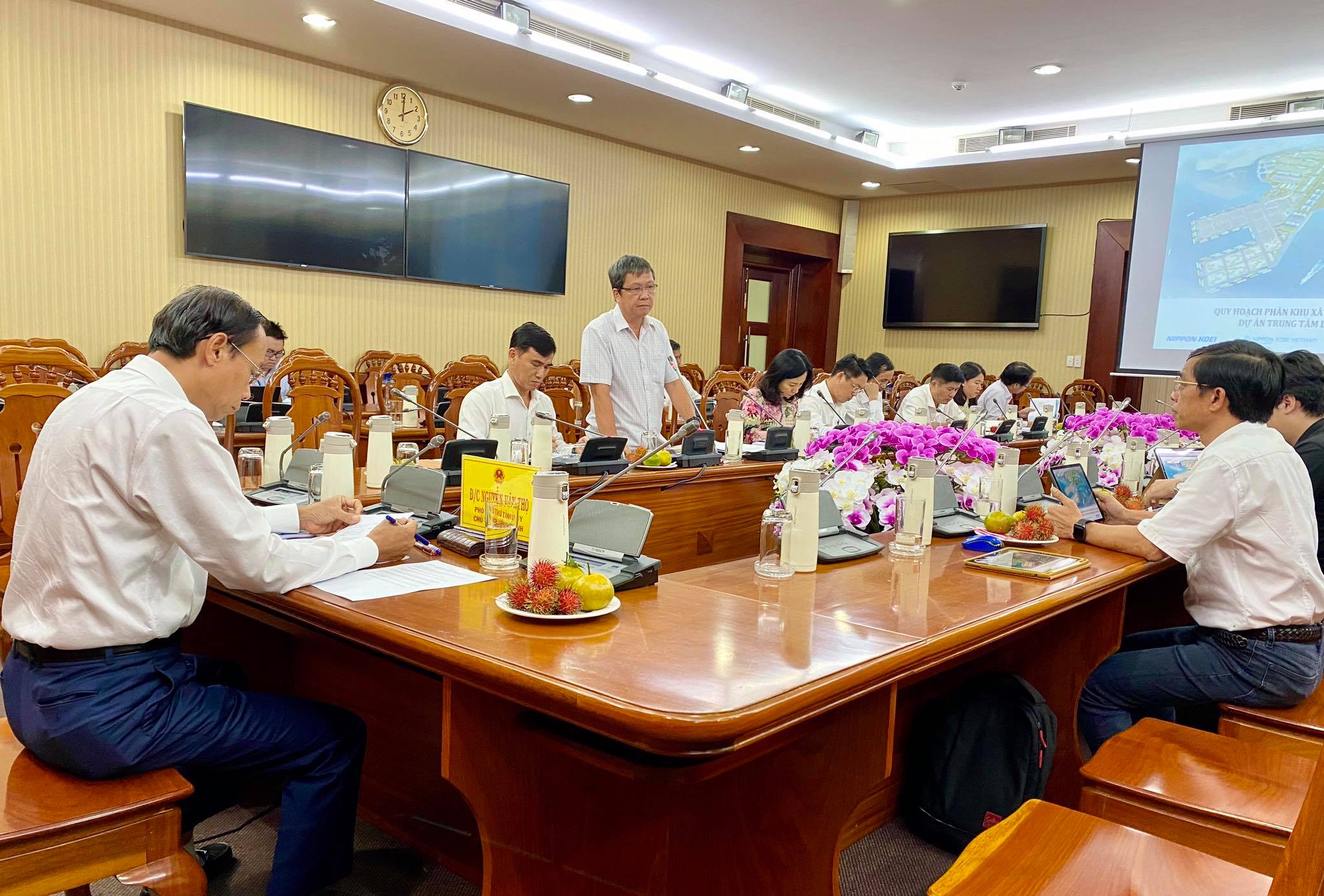 Họp tại Ủy Ban Nhân Dân Bà Rịa - Vũng Tàu 