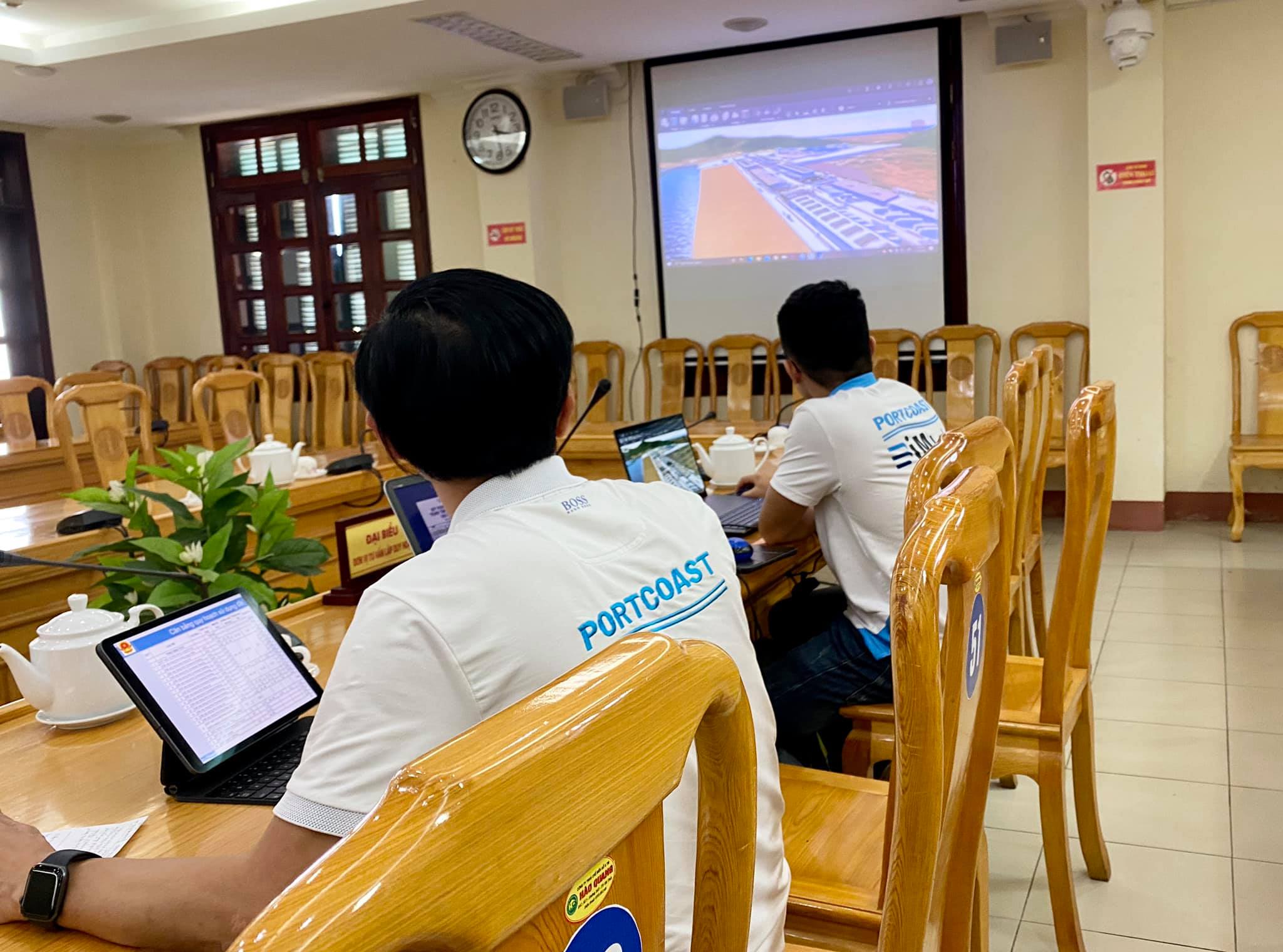 Having a meeting and presentation to Vice Chairman of Ha Tinh Province on the final report of Vung Ang Logistics Center Detailed Plan