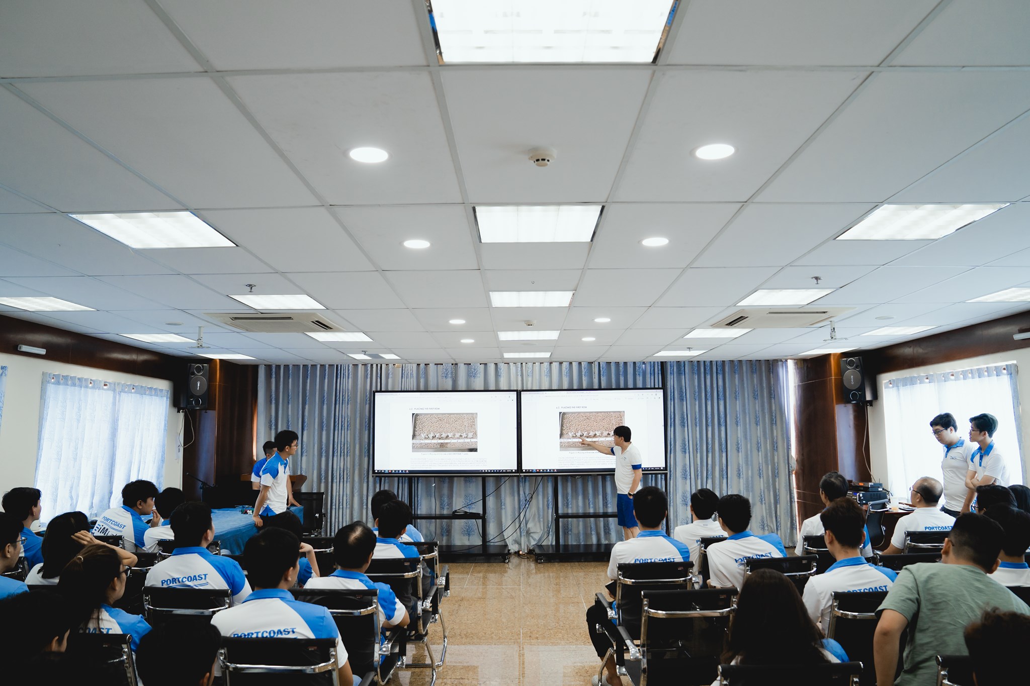 Hội thảo cuối tuần của Portcoast