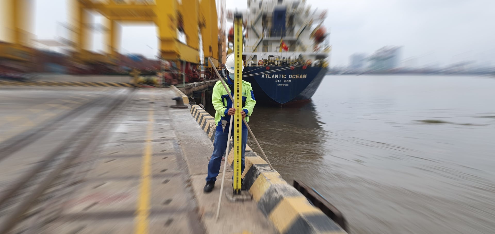 Portcoast thực hiện khảo sát Địa hình & Đo sâu