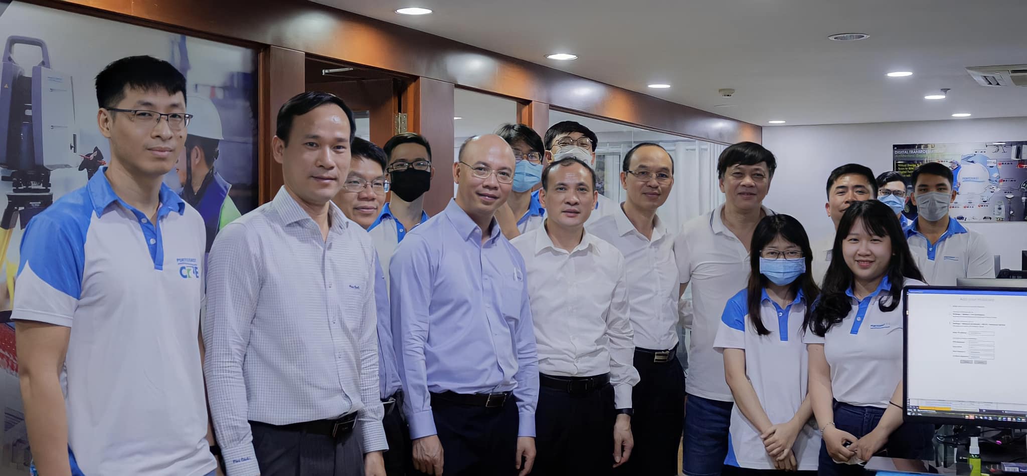 Welcome members of the Board of Rector of Thuy Loi University and Board of Rector of Ho Chi Minh City University of Technology to Portcoast