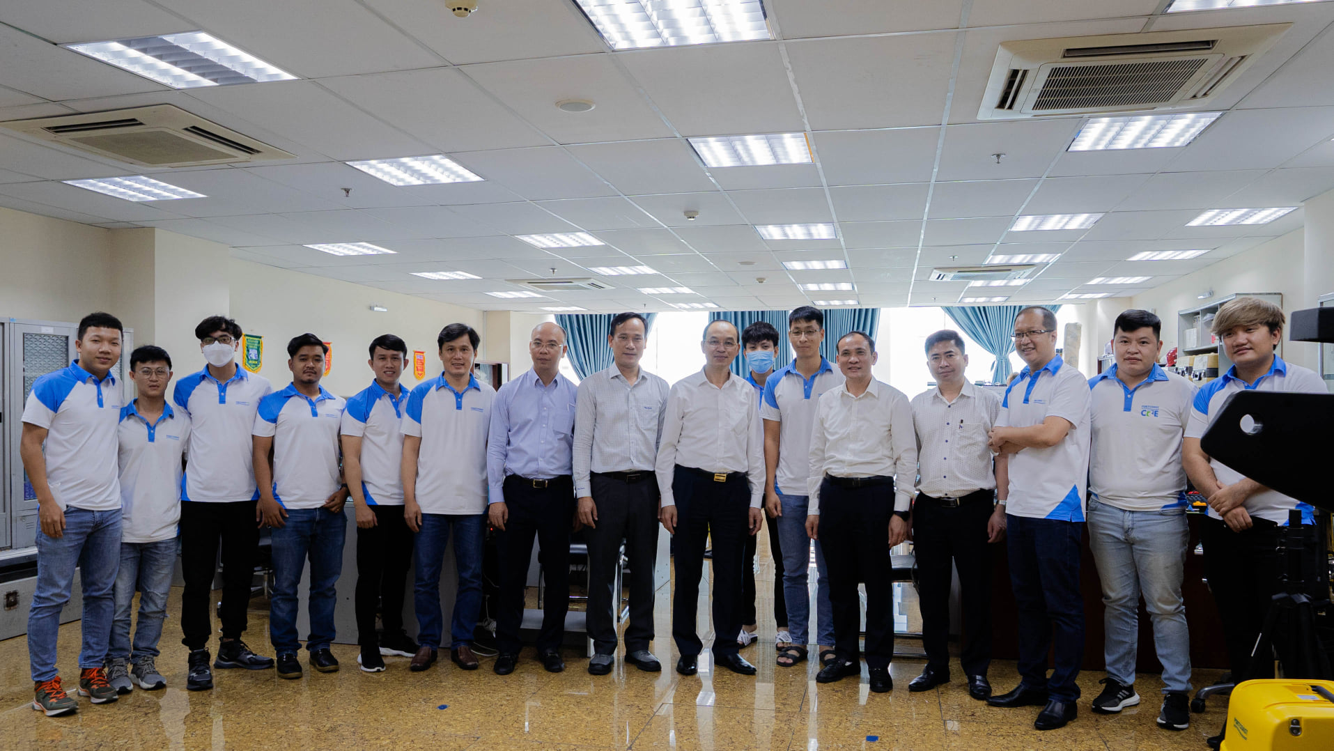 Welcome members of the Board of Rector of Thuy Loi University and Board of Rector of Ho Chi Minh City University of Technology to Portcoast