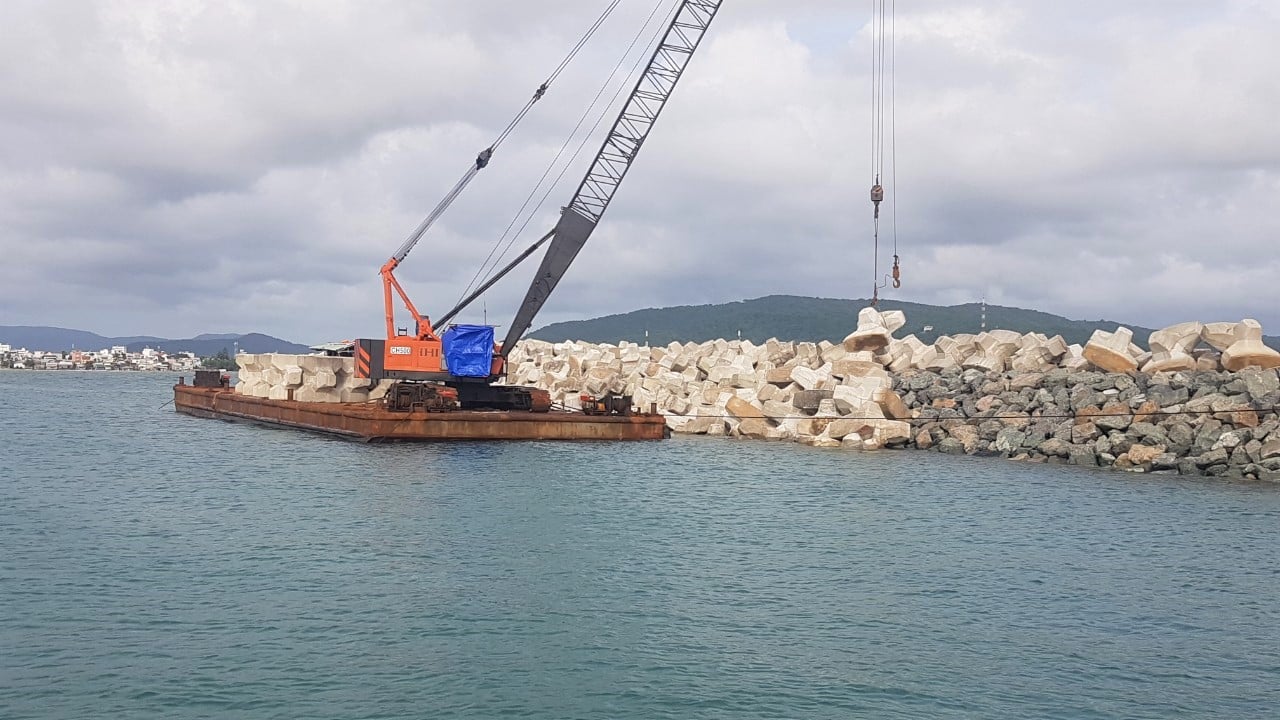 Công trường Bến du thuyền Phú Quốc đang trong những ngày bận rộn