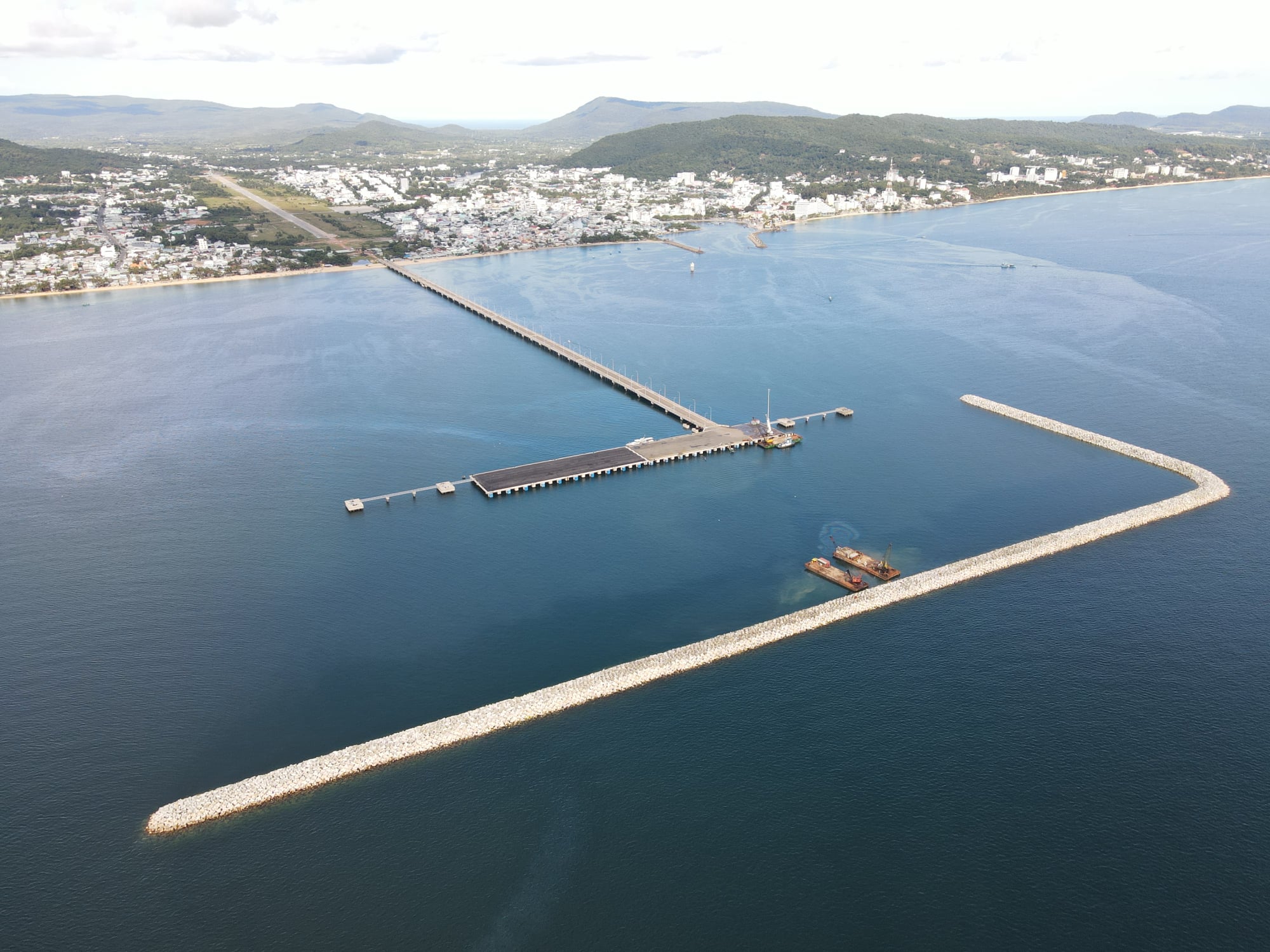 Party Secretary and Chairman of Phu Quoc People’s Committee visited  Phu Quoc International Cruise Terminal