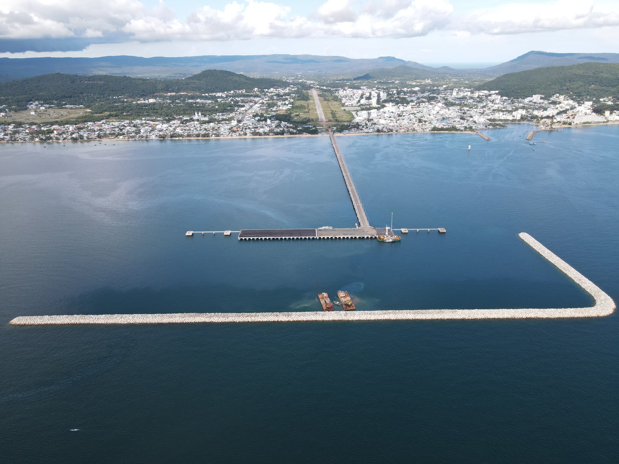 Party Secretary and Chairman of Phu Quoc People’s Committee visited  Phu Quoc International Cruise Terminal