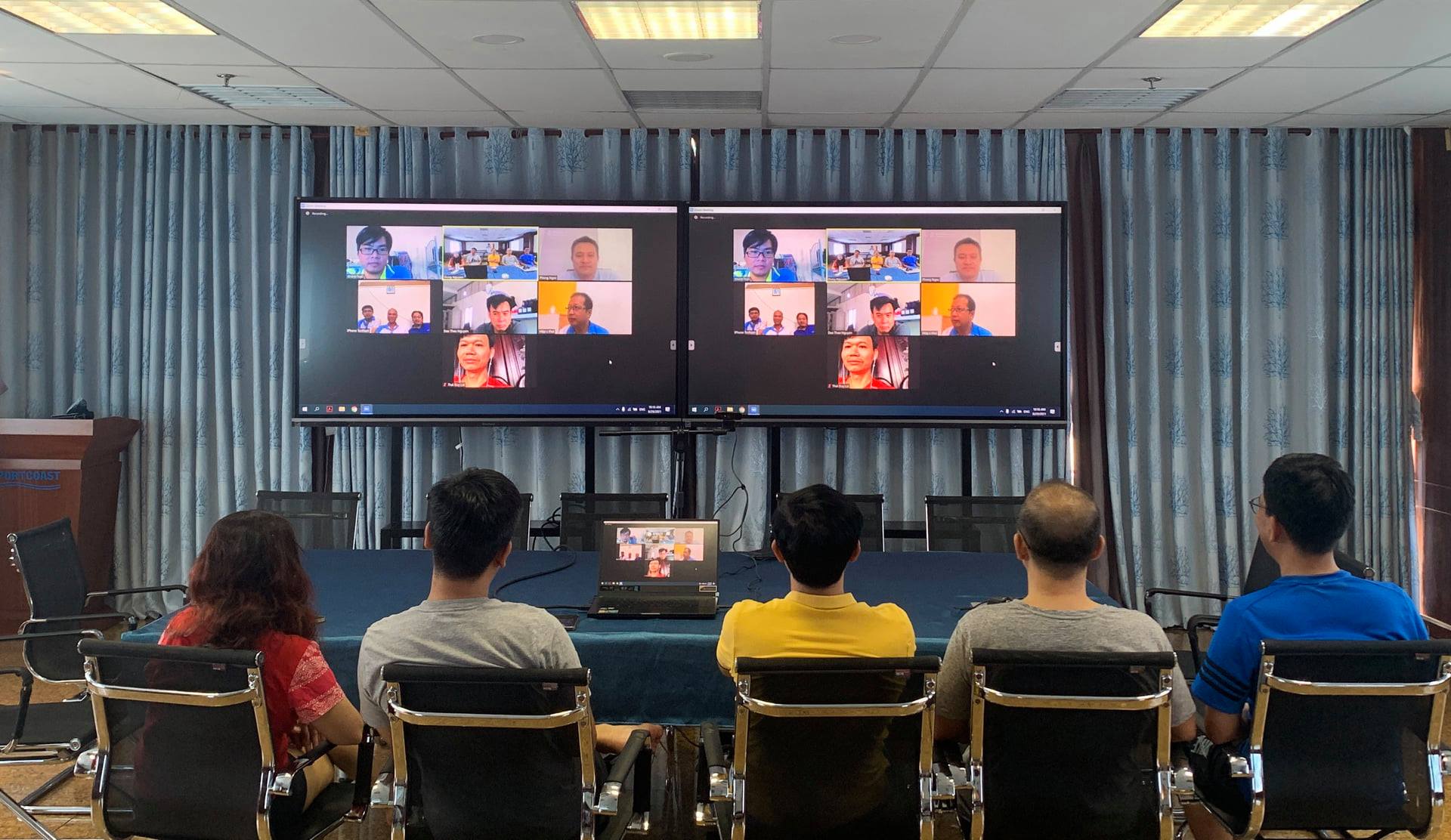 Portcoast - Tuy sống giãn cách nhưng vẫn gần gũi