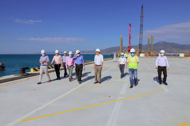 Inspection of work completion acceptance of the wharf of Ca Na General Port - Phase 1A