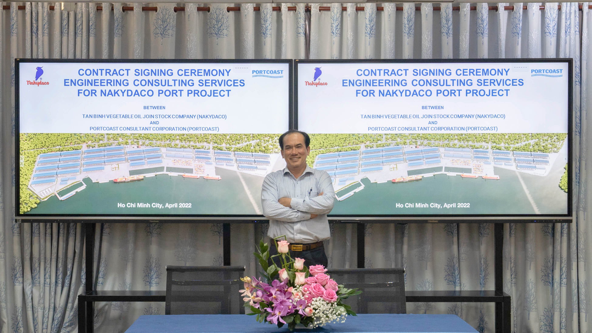 Contract signing ceremony between Tan Binh Vegetable Oil Joint Stock Company (NAKYDACO) and Portcoast