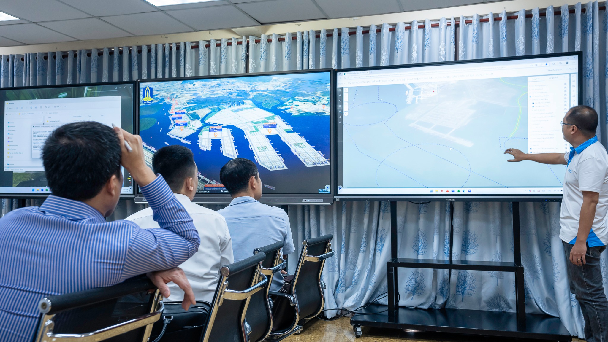 Portcoast welcomes Roland Berger and Vietcombank