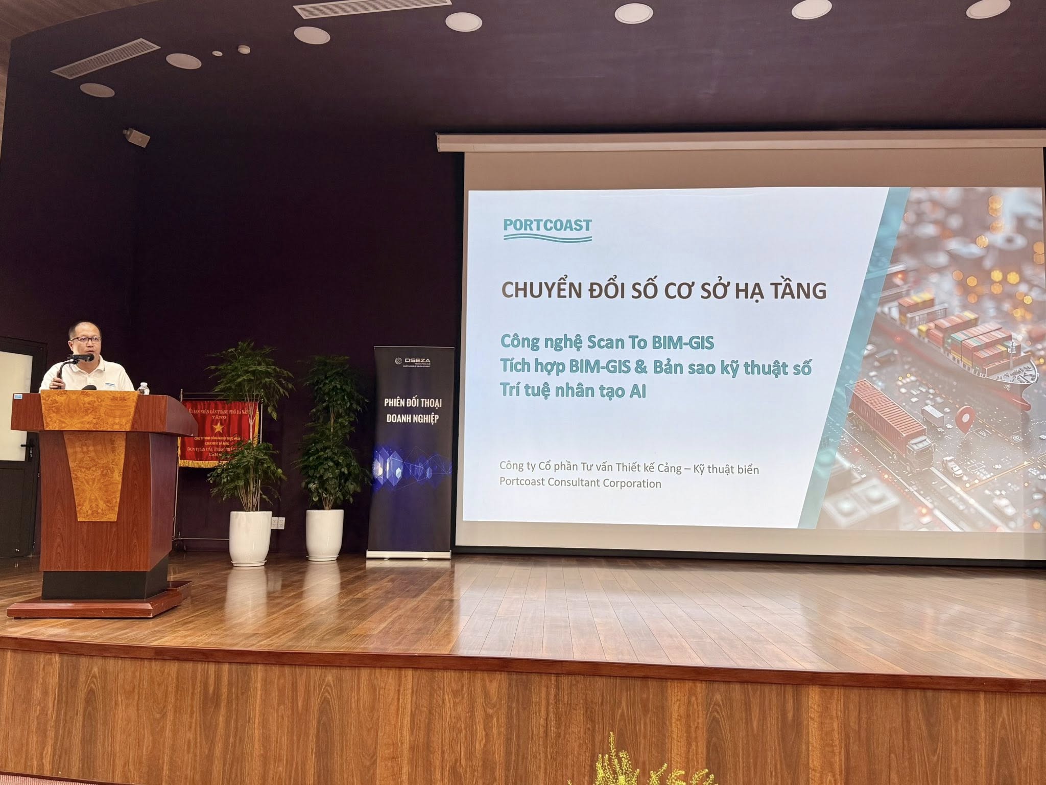 Portcoast Trình Bày Chuyển Đổi Số Hạ Tầng Tại Hội Nghị Đối Thoại Doanh Nghiệp 2025 của Ban Quản Lý KKT Đà Nẵng