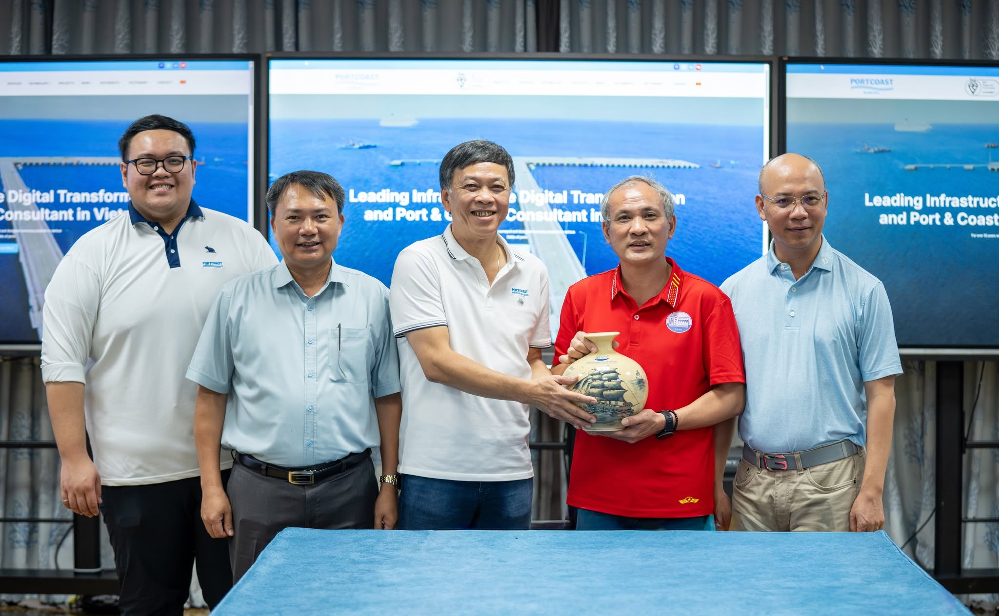 Portcoast và Trường Đại học Thủy lợi thúc đẩy hợp tác nghiên cứu, đào tạo và chuyển đổi số