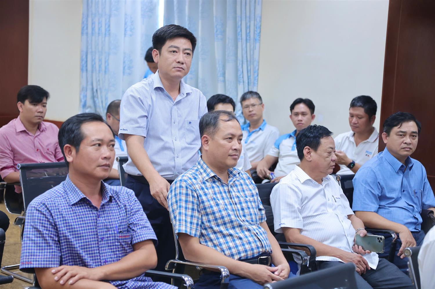 Sáng 20/11, Đoàn công tác tỉnh Trà Vinh do Chủ tịch UBND tỉnh Lê Văn Hẳn dẫn đầu làm việc với Portcoast về tiềm năng phát triển cảng biển và chuyển đổi số hạ tầng