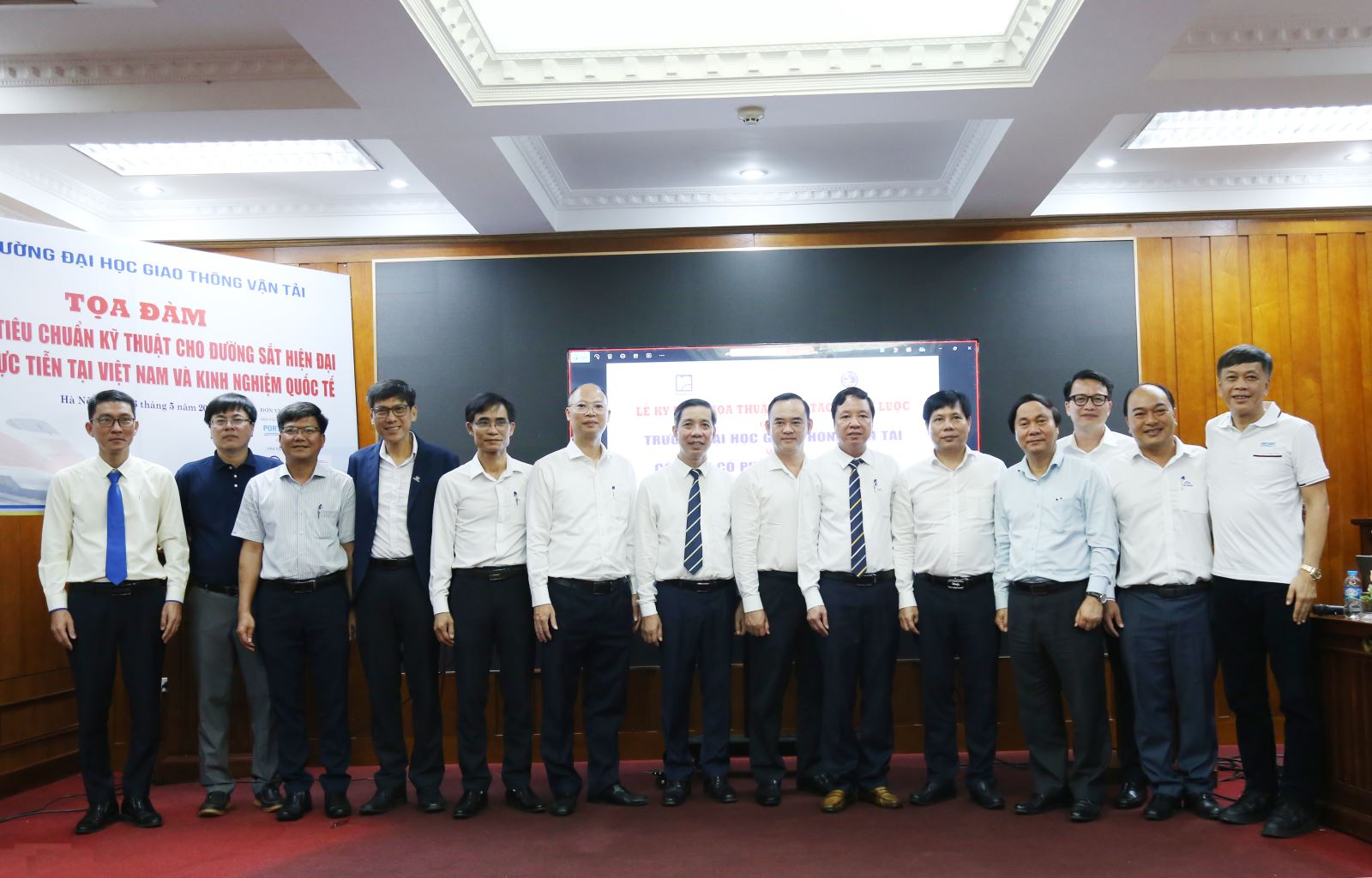 Portcoast chia sẻ định hướng ứng dụng công nghệ số và xây dựng tiêu chuẩn hiện đại cho ngành đường sắt tại Tọa đàm khoa học do UTC tổ chức