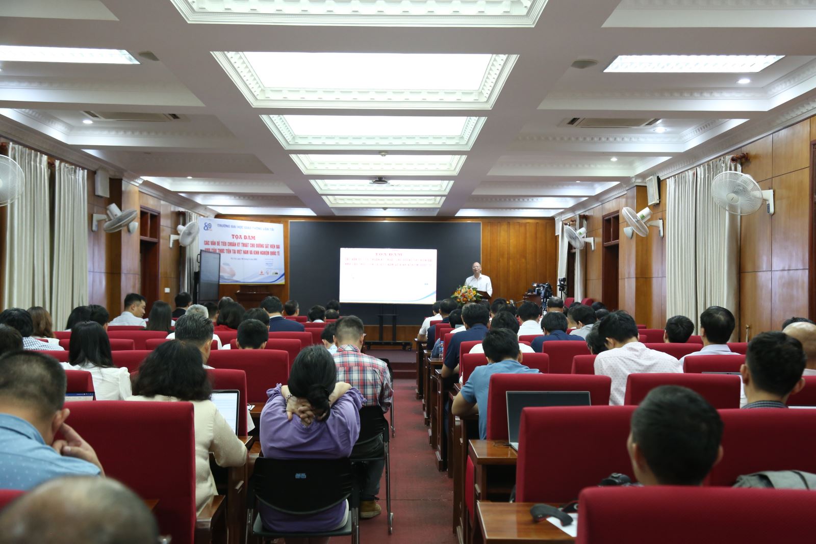 Portcoast chia sẻ định hướng ứng dụng công nghệ số và xây dựng tiêu chuẩn hiện đại cho ngành đường sắt tại Tọa đàm khoa học do UTC tổ chức