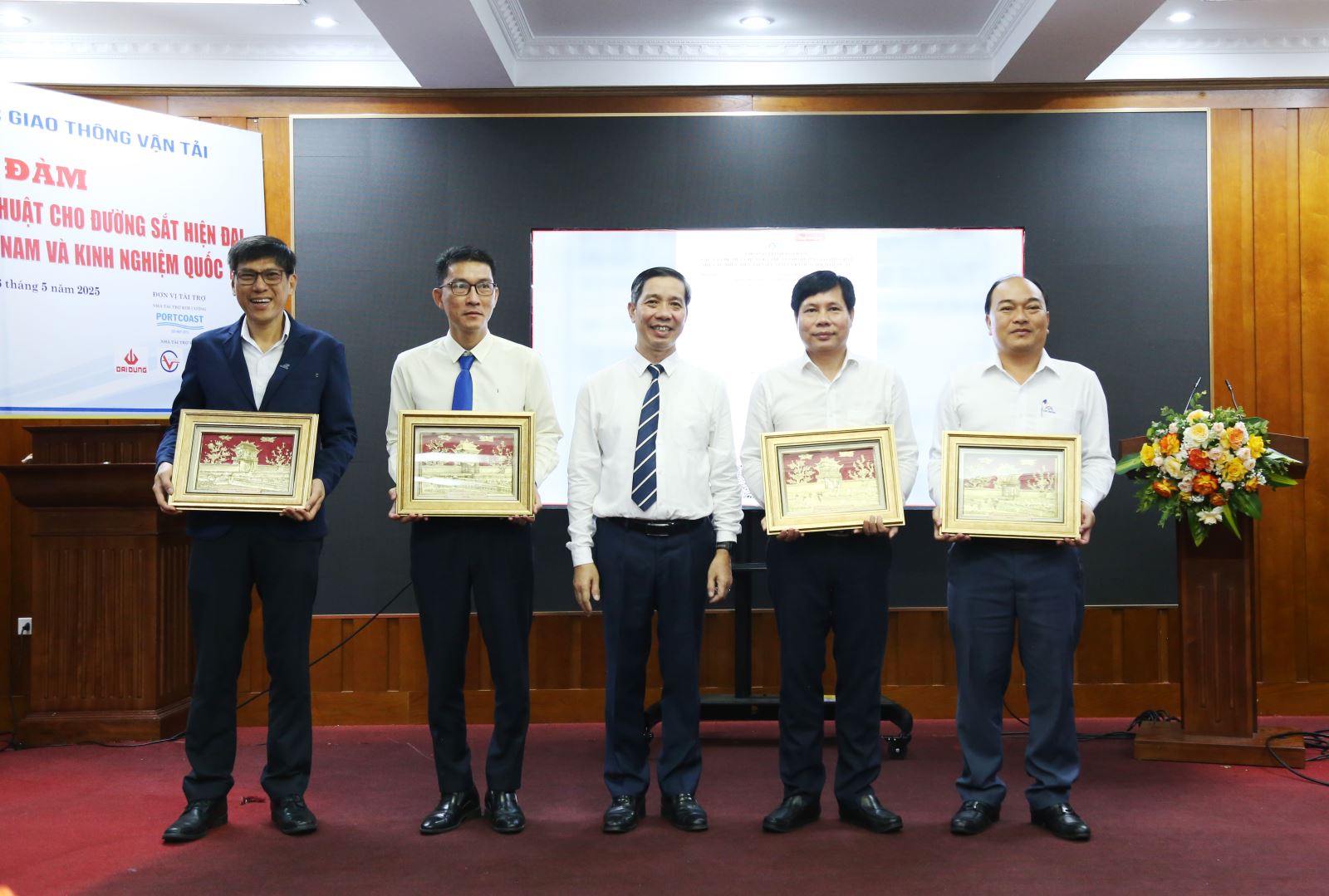 Portcoast chia sẻ định hướng ứng dụng công nghệ số và xây dựng tiêu chuẩn hiện đại cho ngành đường sắt tại Tọa đàm khoa học do UTC tổ chức